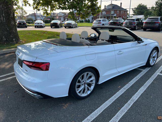 Photo of 2022 Glacier White Metallic/Black Roof Audi A5