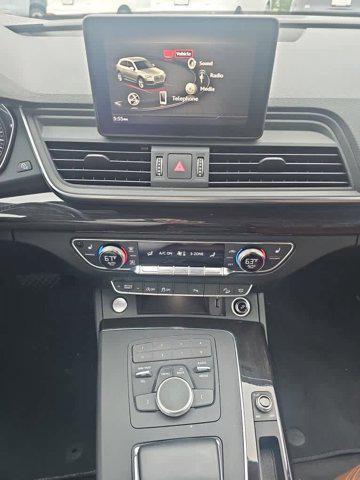 Photo of 2020 Mythos Black Metallic Audi Q5