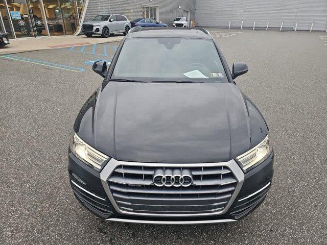 Photo of 2020 Mythos Black Metallic Audi Q5