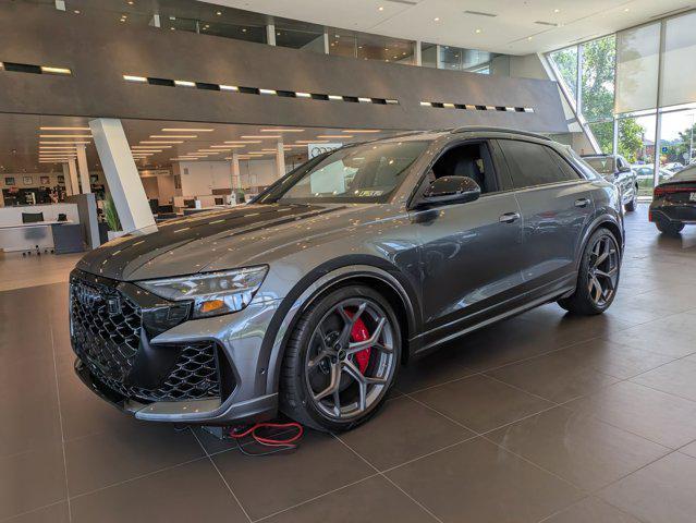 Photo of 2025 Daytona Gray Pearl Effect Audi RS Q8