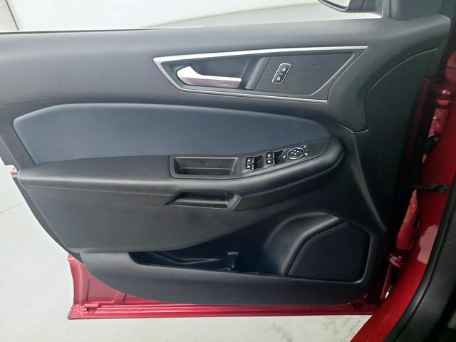 Photo of 2022 Red Ford Edge