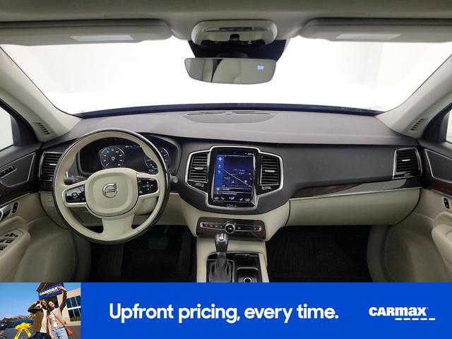 Photo of 2017 White Volvo XC90