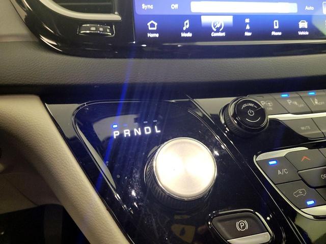 Photo of 2022 Blue Chrysler Pacifica