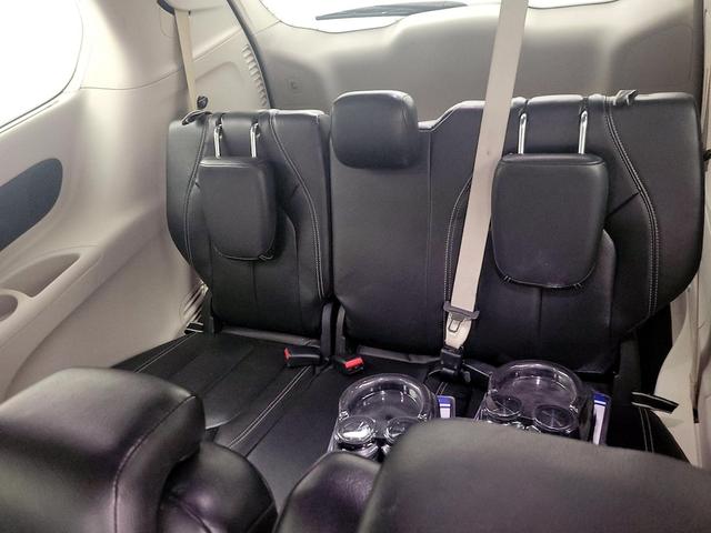 Photo of 2022 Blue Chrysler Pacifica