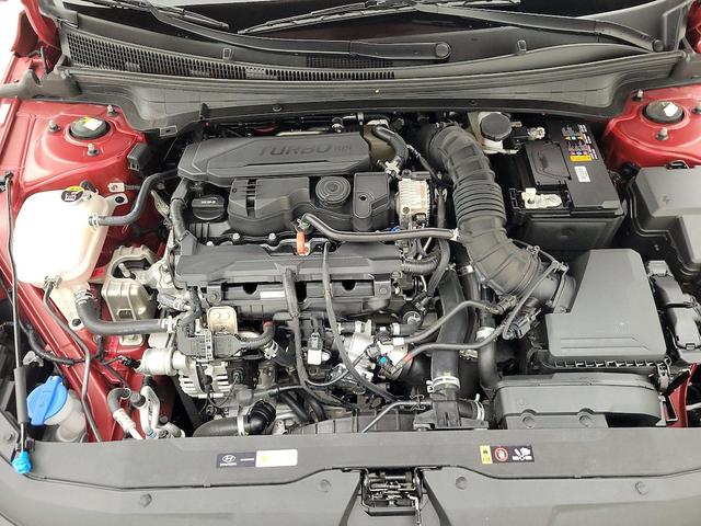 Photo of 2022 Red Hyundai ELANTRA
