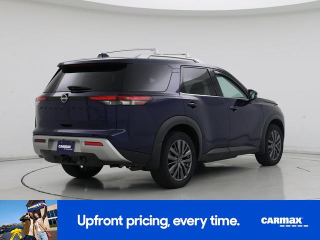 Photo of 2022 Blue Nissan Pathfinder