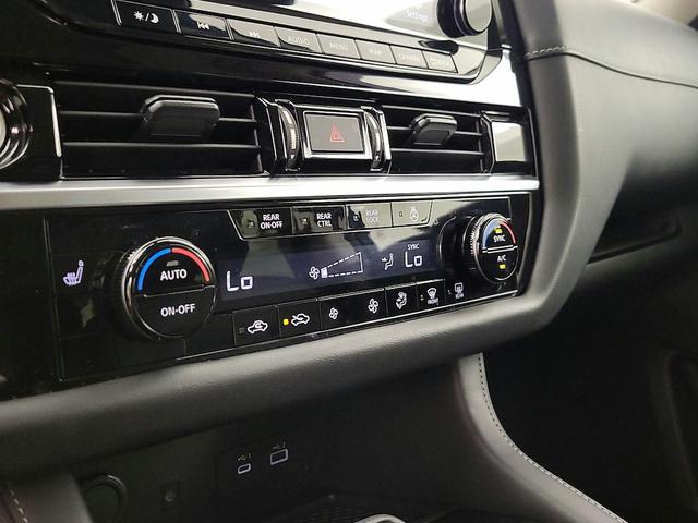 Photo of 2022 Blue Nissan Pathfinder