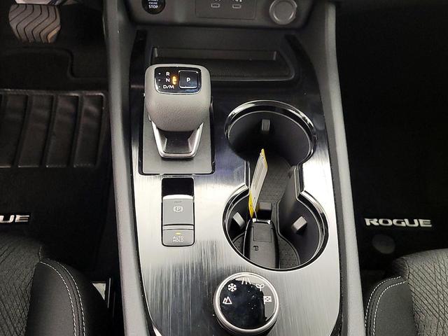 Photo of 2025 Silver Nissan Rogue