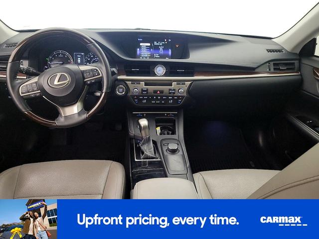 Photo of 2017 Gray Lexus ES 350