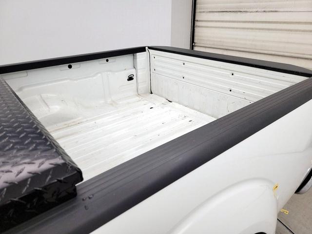 Photo of 2015 White Nissan Frontier