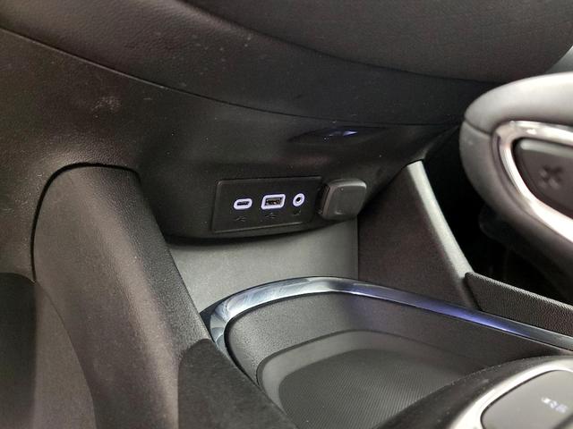 Photo of 2023 White Chevrolet Malibu