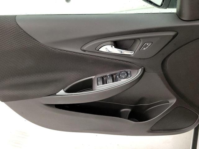 Photo of 2023 White Chevrolet Malibu