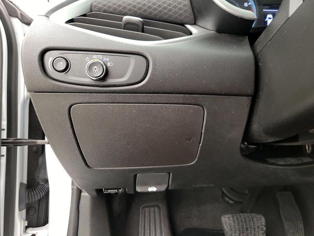 Photo of 2023 White Chevrolet Malibu