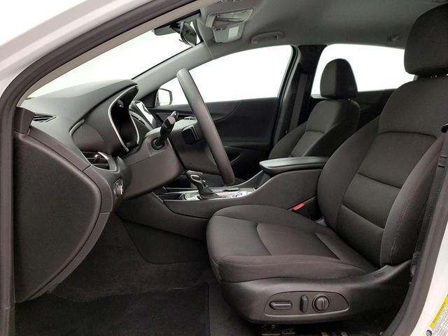 Photo of 2023 White Chevrolet Malibu