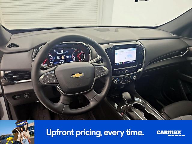 Photo of 2023 Silver Chevrolet Traverse