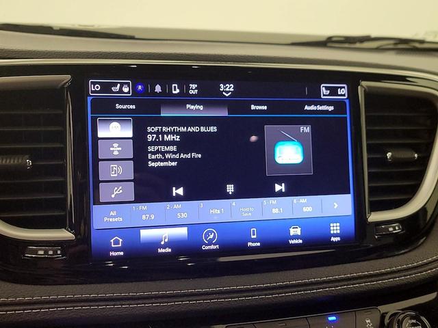 Photo of 2023 Gray Chrysler Pacifica