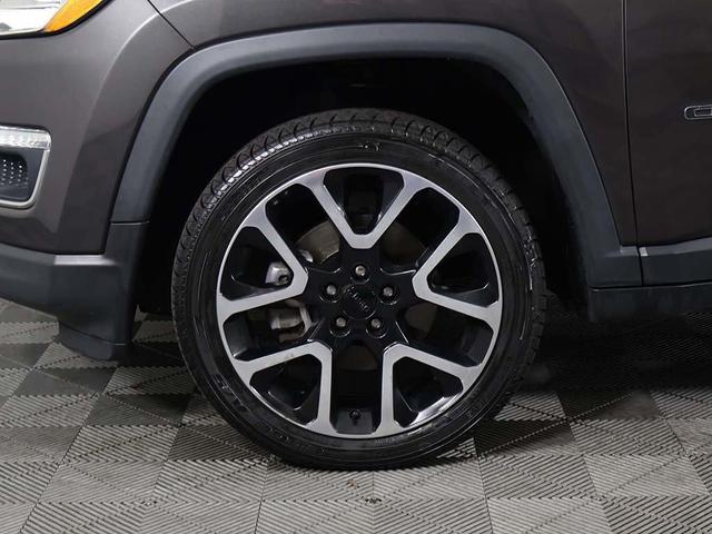 Photo of 2018 Granite Crystal Metallic Clearcoat Jeep Compass