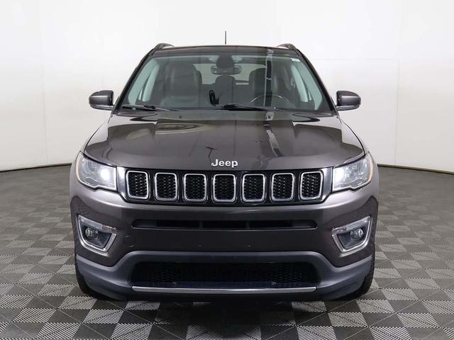 Photo of 2018 Granite Crystal Metallic Clearcoat Jeep Compass