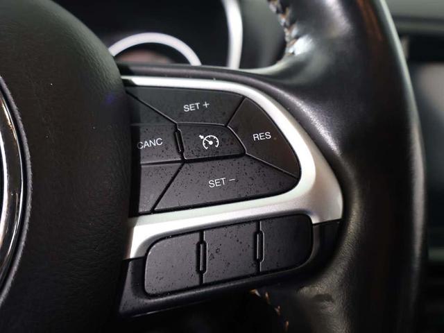 Photo of 2018 Granite Crystal Metallic Clearcoat Jeep Compass