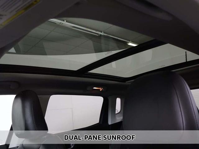 Photo of 2018 Granite Crystal Metallic Clearcoat Jeep Compass