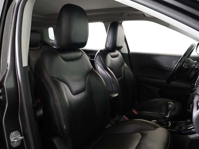 Photo of 2018 Granite Crystal Metallic Clearcoat Jeep Compass