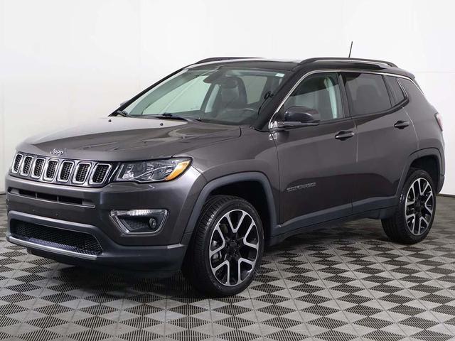 Photo of 2018 Granite Crystal Metallic Clearcoat Jeep Compass