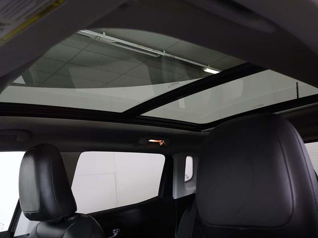 Photo of 2018 Granite Crystal Metallic Clearcoat Jeep Compass