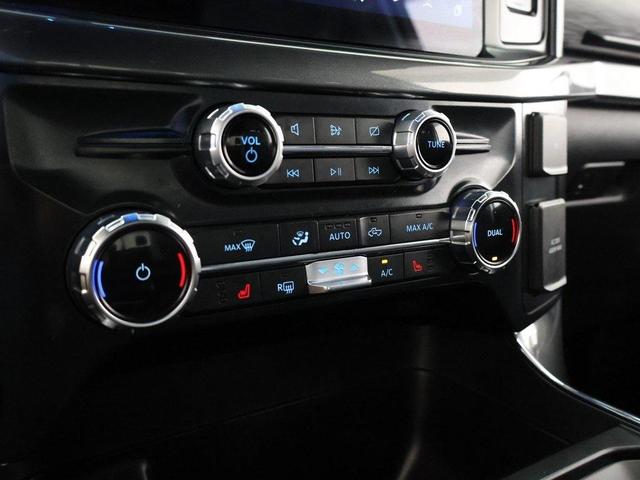 Photo of 2022 Oxford White Ford F-150