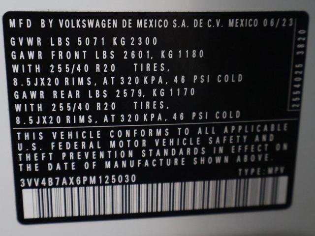 Photo of 2023 Opal White Volkswagen Tiguan