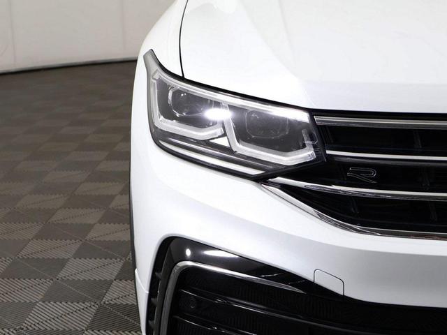 Photo of 2023 Opal White Volkswagen Tiguan