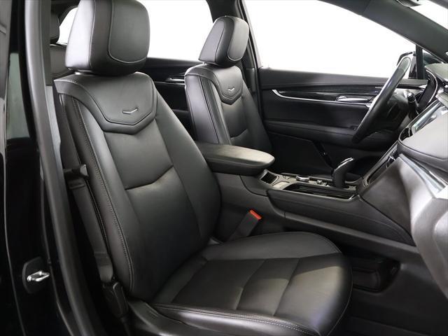 Photo of 2021 Stellar Black Metallic Cadillac XT5