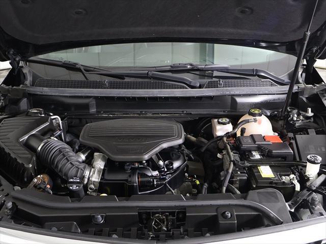 Photo of 2021 Stellar Black Metallic Cadillac XT5