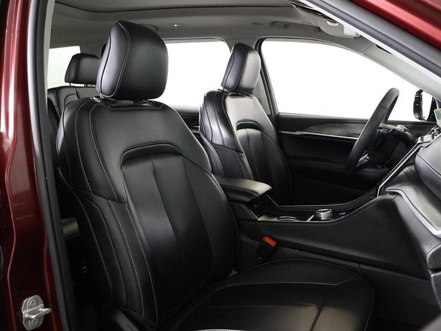 Photo of 2024 Velvet Red Pearlcoat Jeep Grand Cherokee L