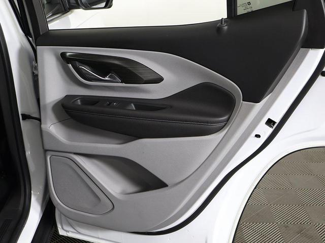 Photo of 2022 Summit White GMC Terrain