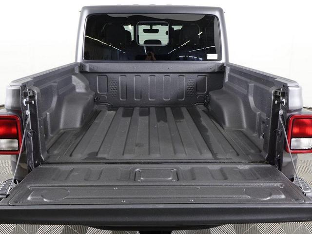 Photo of 2022 Granite Crystal Metallic Clearcoat Jeep Gladiator