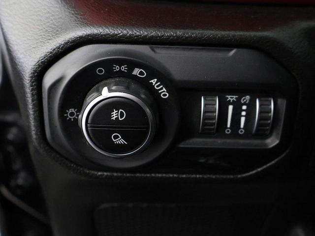 Photo of 2022 Granite Crystal Metallic Clearcoat Jeep Gladiator