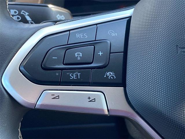 Photo of 2024 Pure White Volkswagen Atlas