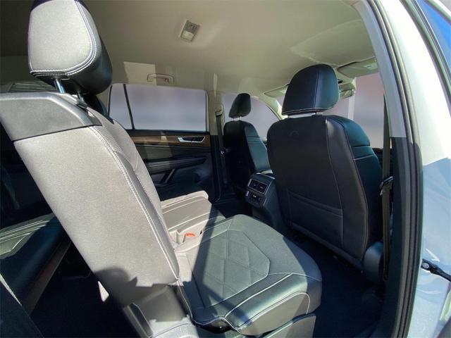 Photo of 2024 Pure White Volkswagen Atlas