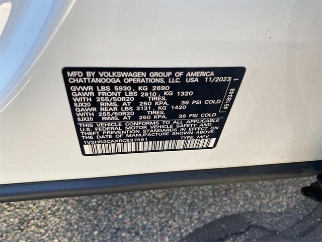 Photo of 2024 Pure White Volkswagen Atlas