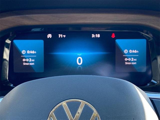 Photo of 2024 Pure White Volkswagen Atlas