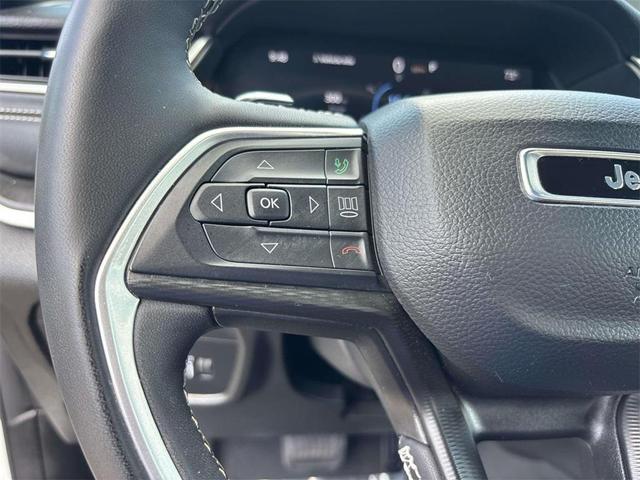 Photo of 2024 Bright White Clearcoat Jeep Grand Cherokee L
