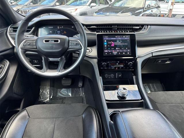 Photo of 2024 Bright White Clearcoat Jeep Grand Cherokee L