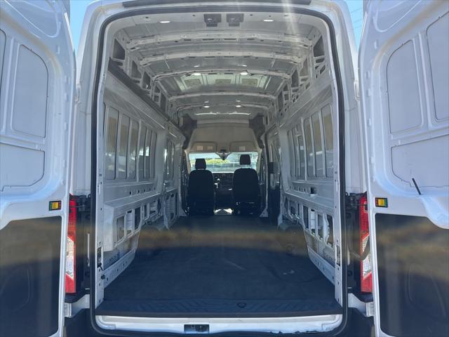 Photo of 2024 OXFORD WHITE Ford Transit-350