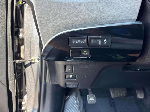 Photo of 2020 Magnetic Gray Metallic Toyota Prius Prime