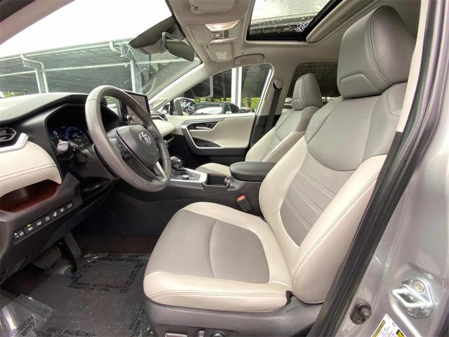Photo of 2023 Silver Sky Metallic Toyota RAV4 Hybrid