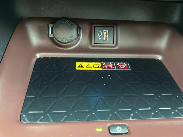 Photo of 2023 Silver Sky Metallic Toyota RAV4 Hybrid