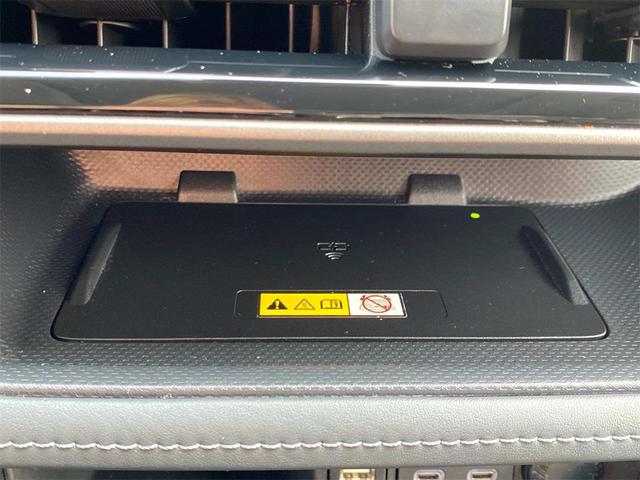 Photo of 2023 Moon Dust Toyota Highlander Hybrid