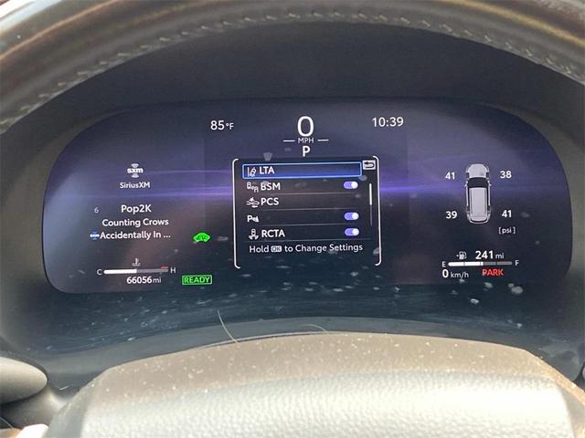 Photo of 2023 Moon Dust Toyota Highlander Hybrid