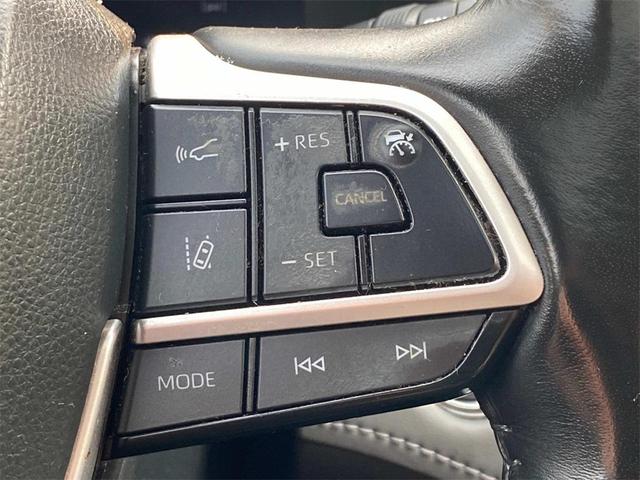 Photo of 2023 Moon Dust Toyota Highlander Hybrid