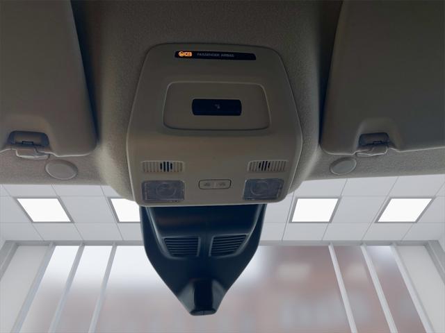 Photo of 2023 OXFORD WHITE Ford Transit-350